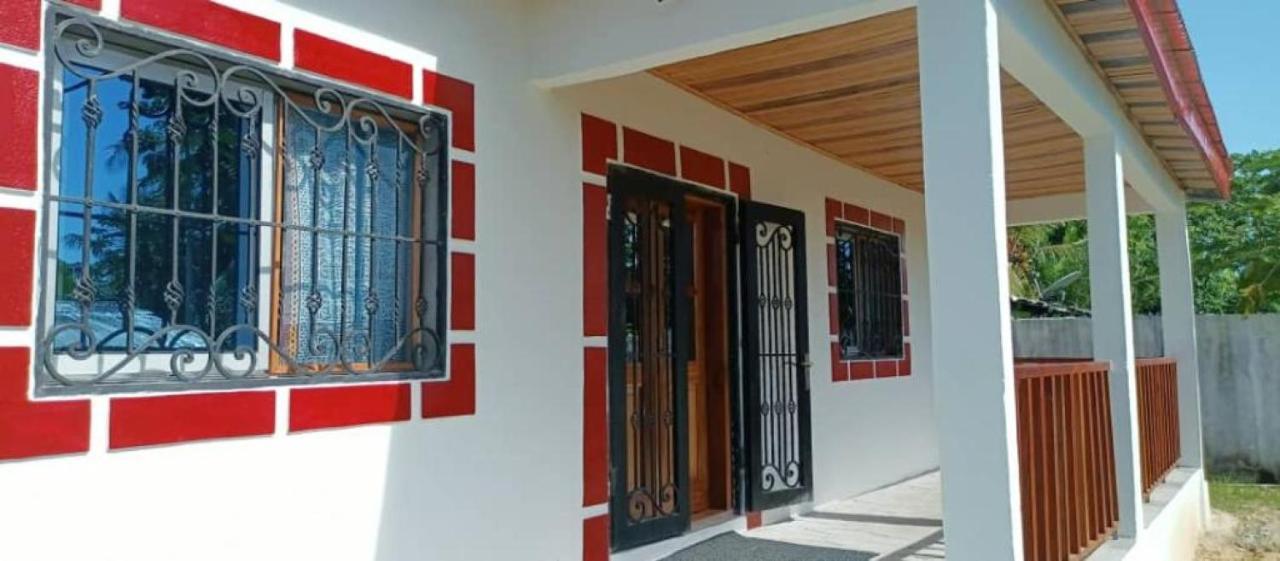 La Maison Du Voyageur Kribi Exterior foto